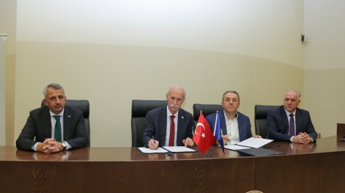 TÜ İLE KOSOVA CUMHURİYETİ SAĞLIK BAKANLIĞI ARASINDA KOSOVALI SAĞLIK ÇALIŞANLARININ EĞİTİMİNE YÖNELİK PROTOKOL İMZALANDI